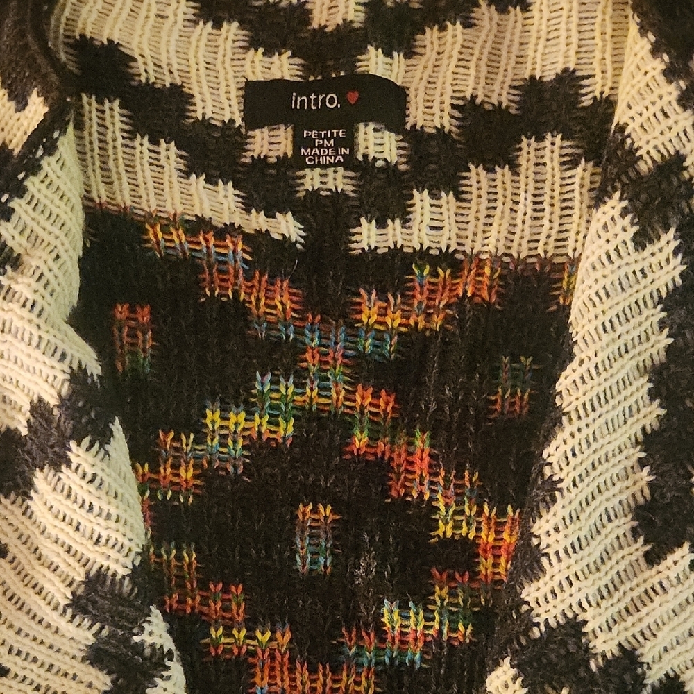 Intro Multicolor Southwestern Geometric Print Loose Women's Cardigan - Picture 2 of 11